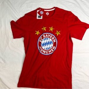 Authentic NEW With Tag FC Bayern Munich T-shirt  Color Red Sz Small L010924